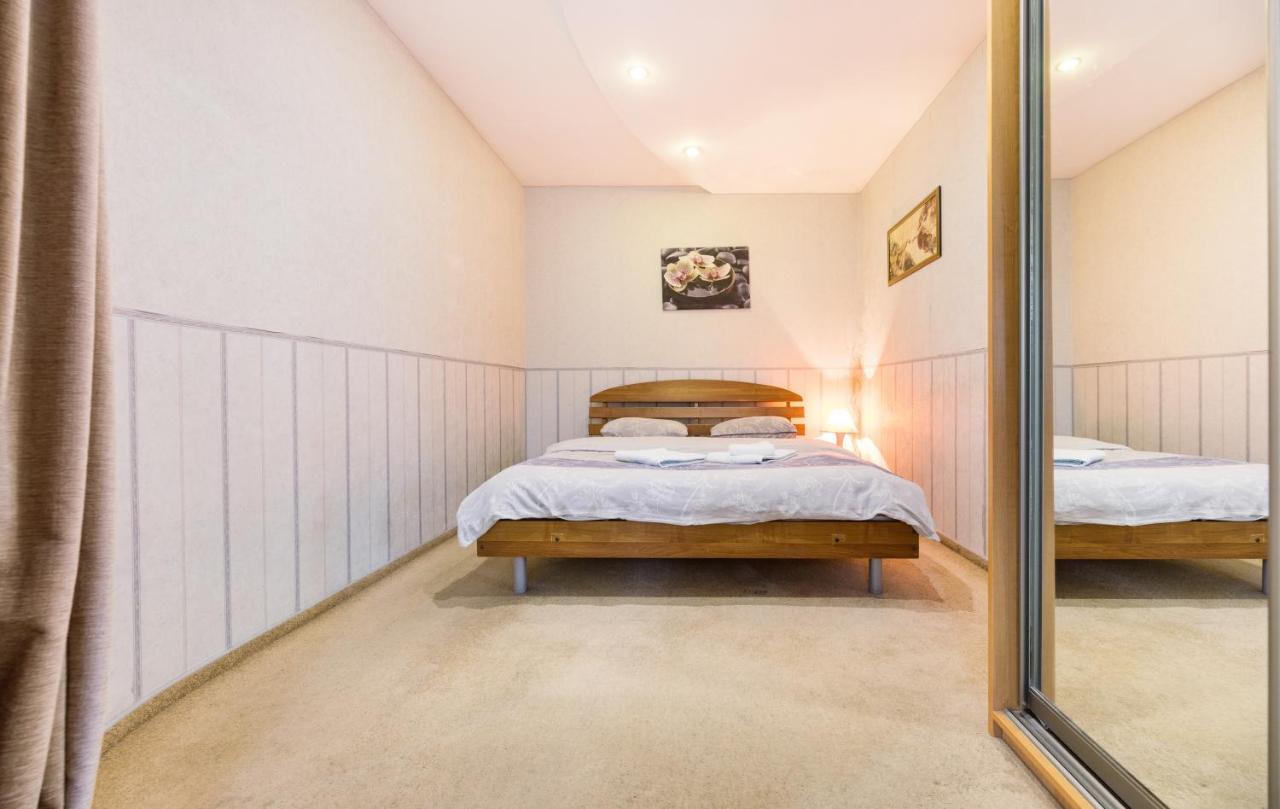 На Палаце Спорта Apartment Киев Екстериор снимка